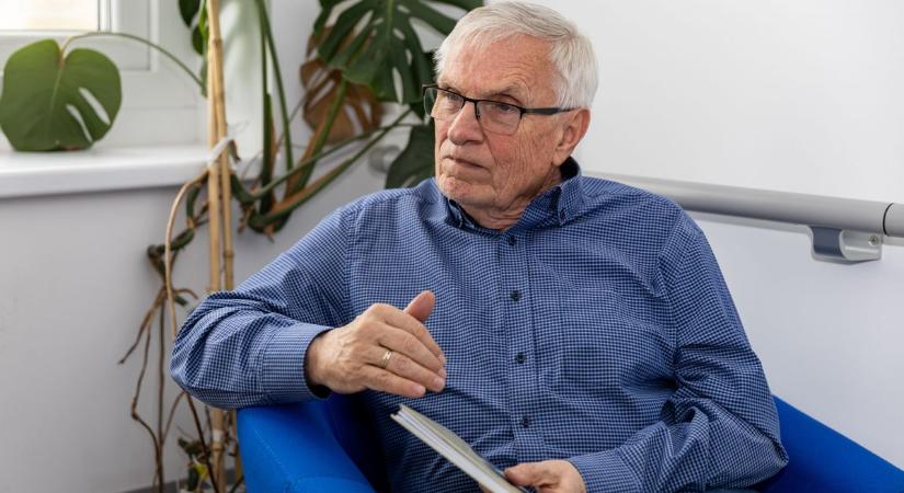 Történelmi sétára hív a tatabányai kórház orvosának könyve