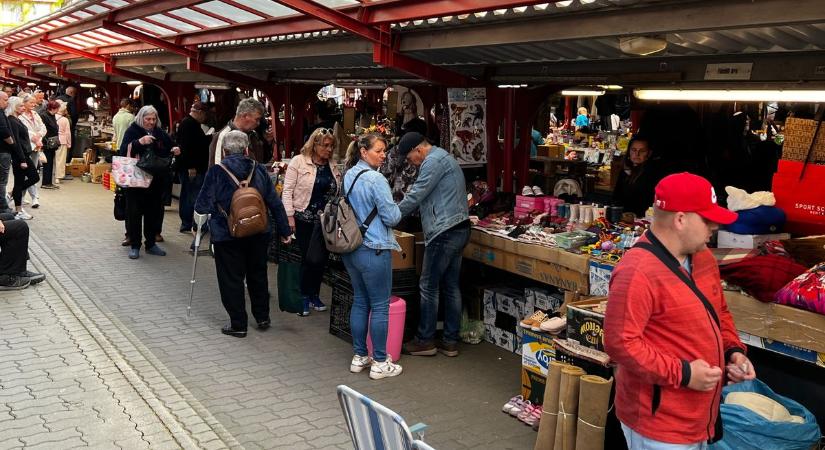 Sokszínű kínálat a bolhapiacon