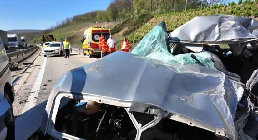 Tragédia: Szirénázástól volt zajos a térség, utakat zárt le a rendőrség (videó)