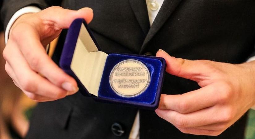 A legjobbak között végeztek, Kazinczy-éremmel tértek haza a szegedi diákok