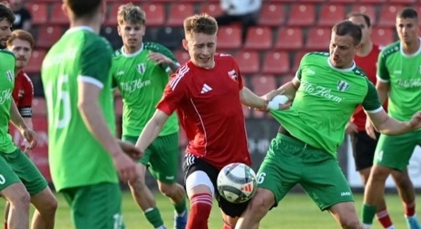 Ezer néző előtt játszott ki-ki meccset a Majos Pécsett