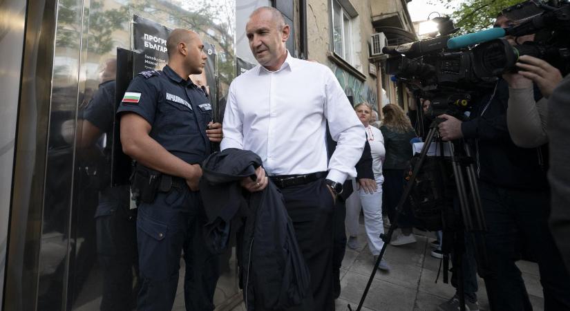 Itt az exit poll, a korrupció felszámolását ígérő Rumen Radev exállamfő pártja nyerheti a parlamenti választást Bulgáriában