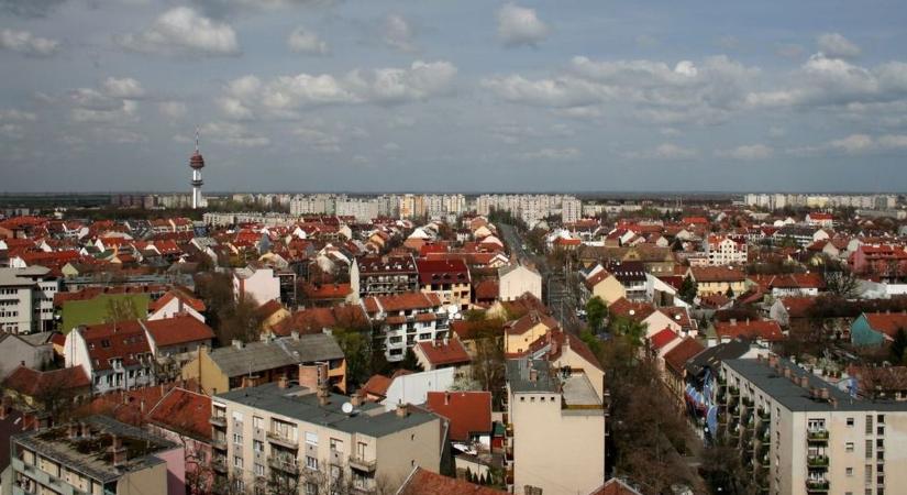 Egy tapétavágó is előkerült éjszaka Szegeden, életveszélyes sérülés lett a vége