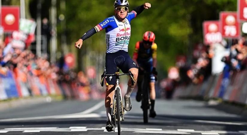 Remco Evenepoel lesprintelte a címvédőt az Amstelen