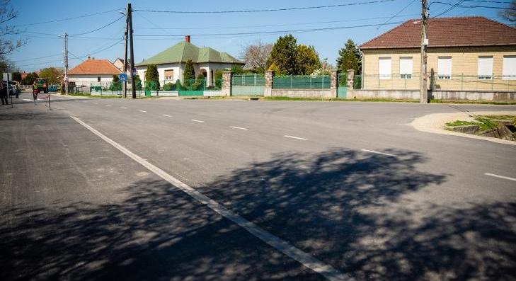 Több mint 1 kilométer hosszú út újult meg Karácsondon 