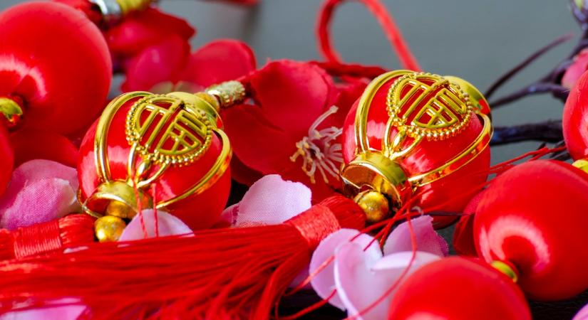 Kinyílnak a kozmikus kapuk: 5 kínai csillagjegy, akinek 2026-ban gyökeresen megváltozik az élete