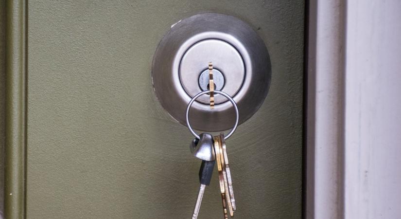 Te is a zárban hagyod a kulcsot éjjel? Vigyázz, a betörők egyenesen imádják ezt a hibát!