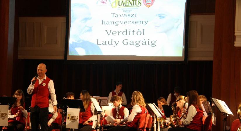 Múlt és jelen legszebb dallamaival fogadták Sopronban a zene szerelmeseit