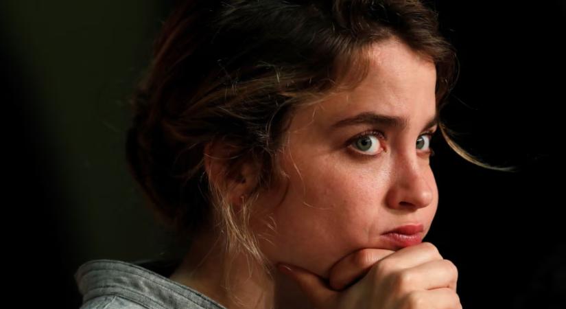 Ismert rendező fogdosta és csókolgatta a 12 éves gyerekszínészt