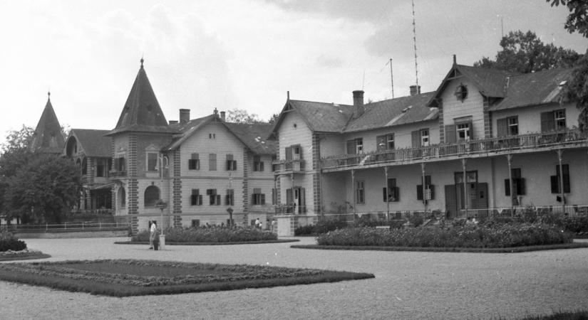 Patinás szállodát vehet a legendás balatoni kisvárosban