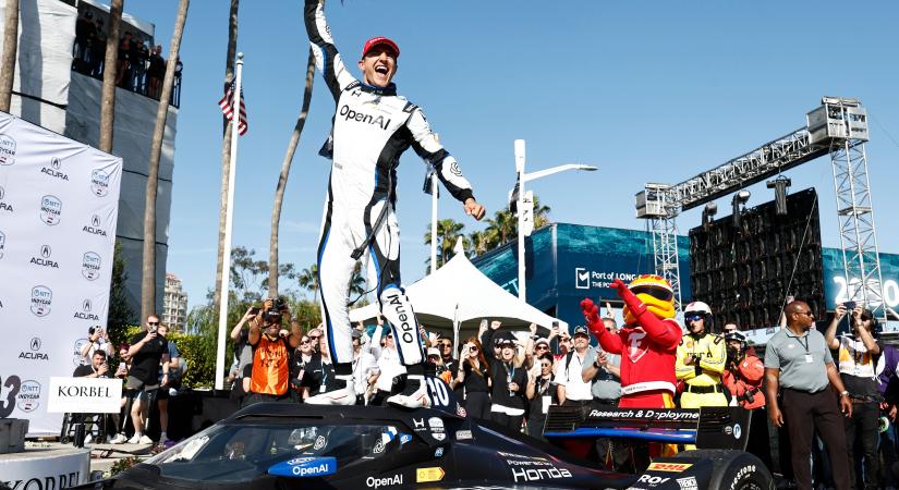 A valaha volt legidétlenebb rajttal indult az utcai pályák Indy 500-a, aminek végén Alex Palou duplán is vigyoroghatott