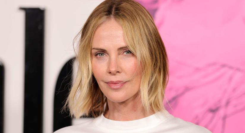 Charlize Theron sokkoló vallomása: saját anyja ölte meg részegen lövöldöző apját