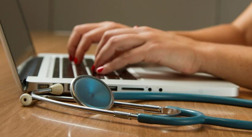 Csúcsra pörgette az egészségpénztárakat az Otthon Start, de mi köze a kettőnek egymáshoz?