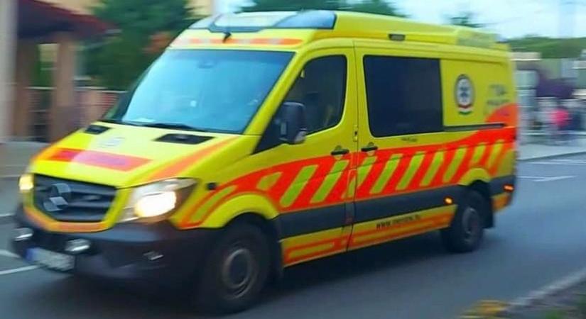 Sorban állás közben esett össze egy férfi – a patika dolgozói élesztették újra