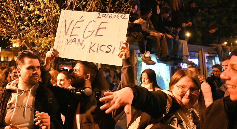 Neue Zürcher-kommentár: A magyarok megmutatták, hogy nem létezik illiberális demokrácia