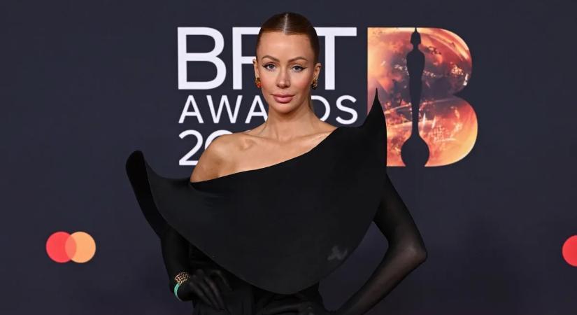 Szexi fotóval lepte meg követőit a Love Island sztárja – elképesztő hasizmokat villantott