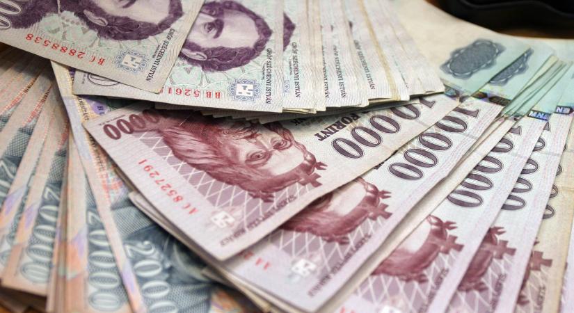 Megtorpant a forint ereje, újra erősödnek a külföldi devizák