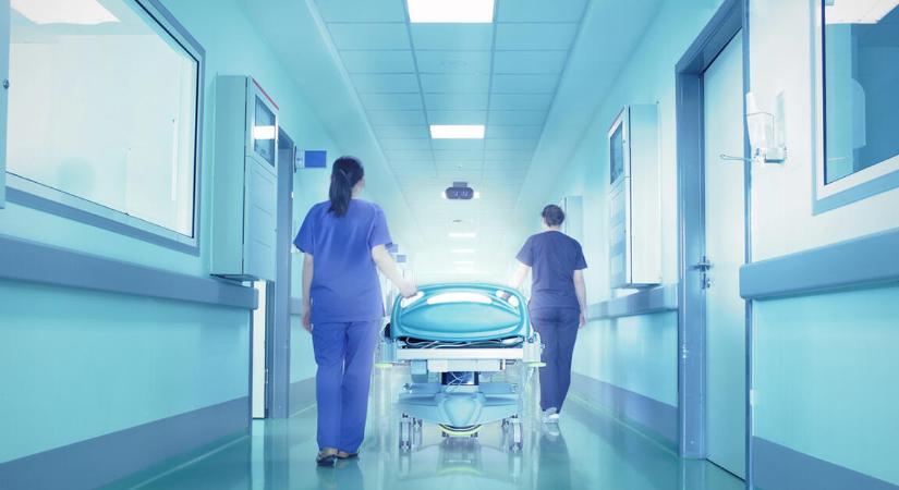 Kezdődik: nem tűri tovább a kamerákat a Tisza leendő minisztere