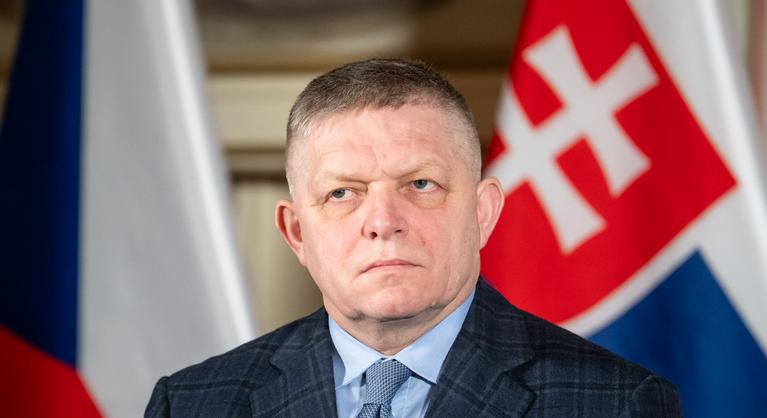 Robert Fico üzent Magyar Péternek, első találkozásukkor máris magyarázatot követel a leendő kormányfőtől