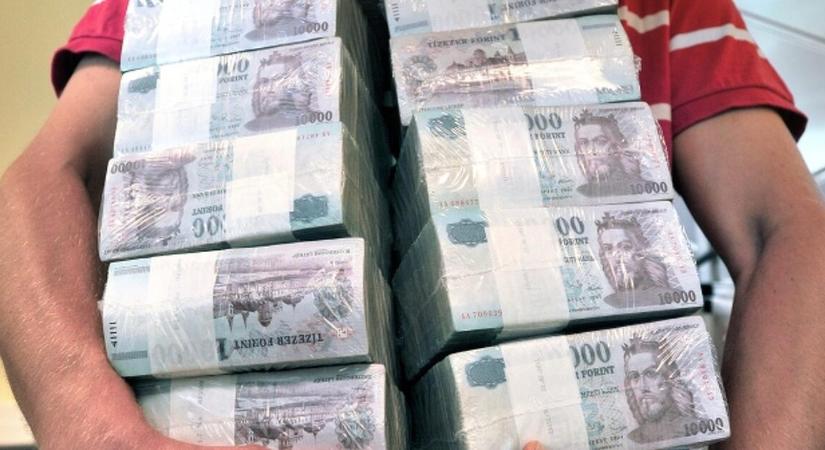 Meghátrált a forint, ennyire tartják most