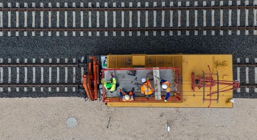 Döcög a milliárdokból épült Budapest–Belgrád vasút: gyér a teherforgalom, személyszállítás még sehol