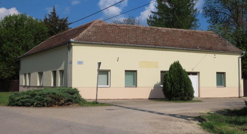 Itt hegedült esténként Murgács Kálmán, most újra élet költözhet az egykori Népházba