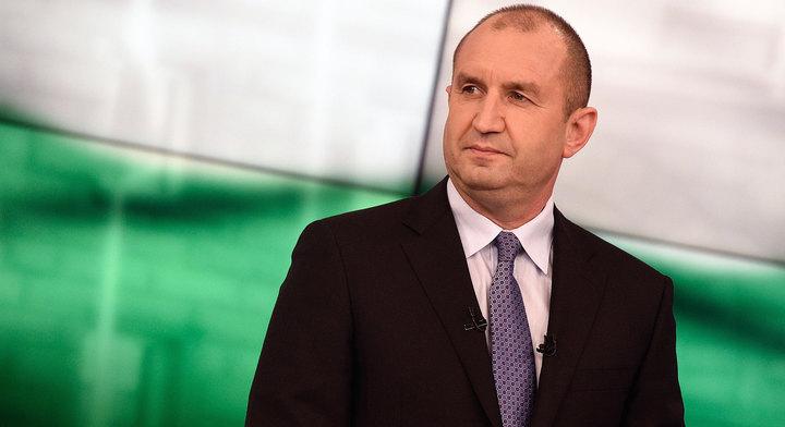 Rumen Radev pártja történelmi győzelmet aratott Bulgáriában