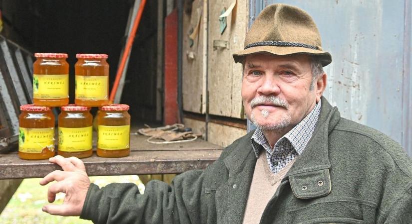 Gyűlik a repceméz a kaptárakban, május elején már az akácról is gyűjthetnek a méhek