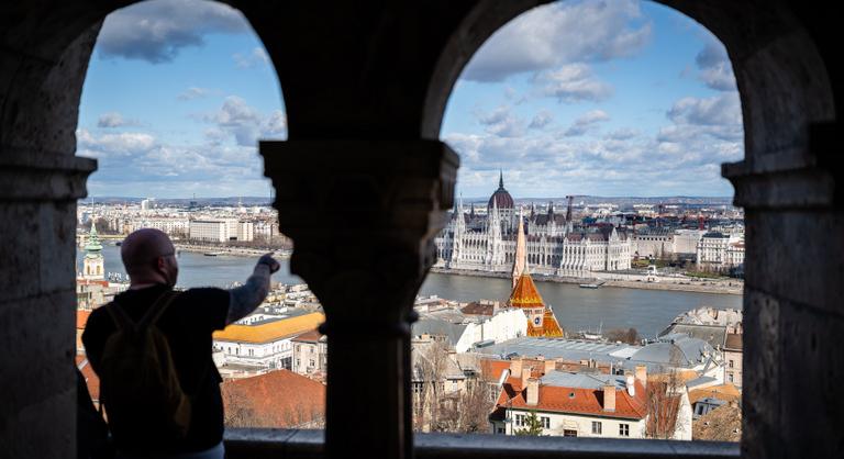 Megszólalt a leendő Tisza-kormánnyal folytatott budapesti tárgyalásokról az Európai Bizottság