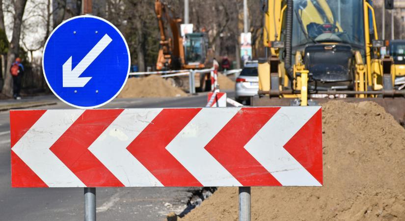 Lezárás van a Róbert Károly körúton csőtörés miatt