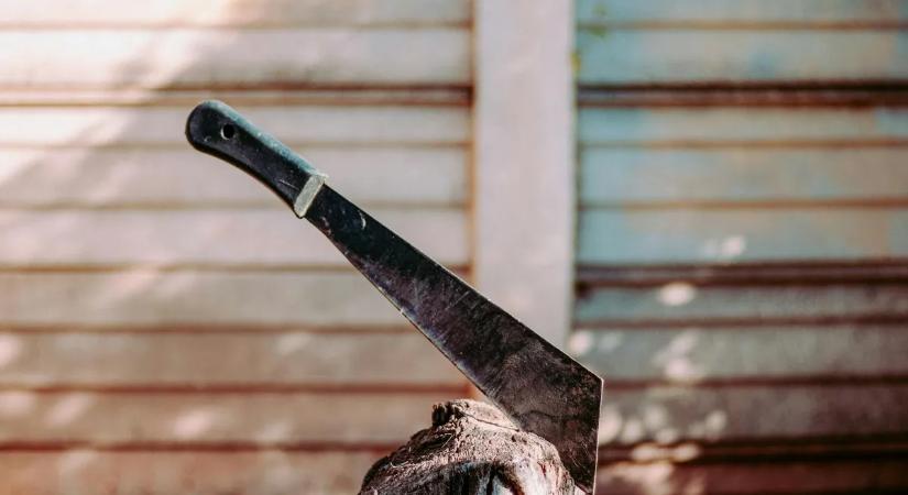 Elfajult konfliktus a pályaudvarnál, előkerült a bozótvágó kés