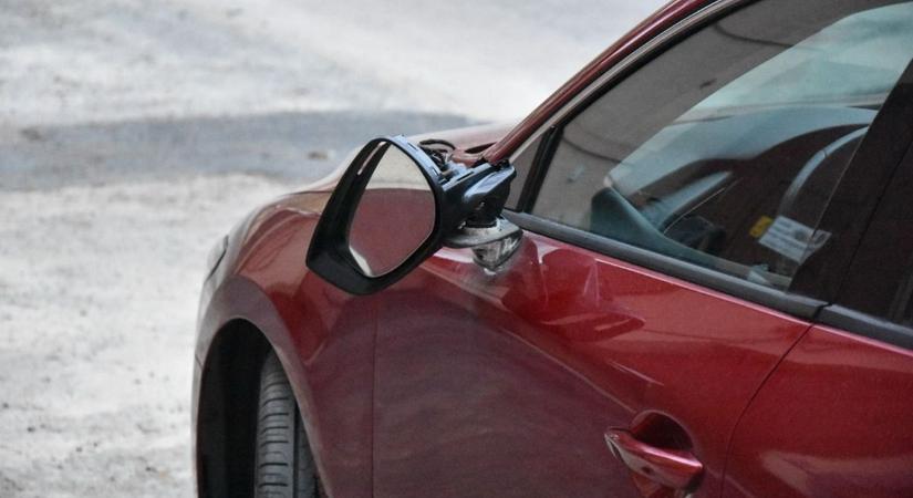 Ittasan okozott komoly károkat az utcán parkoló autókban a kecskeméti férfi