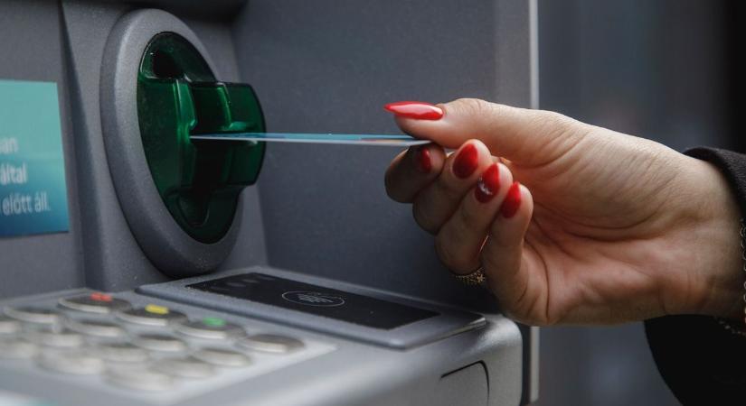 Teljes leállás jön: ebben az időszakban se fizetni, se pénzt felvenni nem fogsz tudni