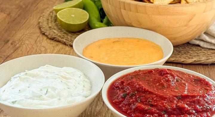 Mozihangulat otthon: ropogós házi nachos 3 izgalmas mártogatóssal