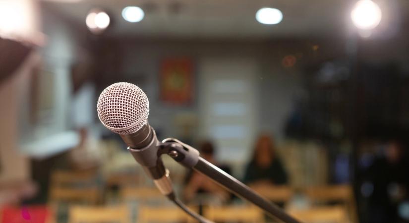 Közbeszéd, közcsend