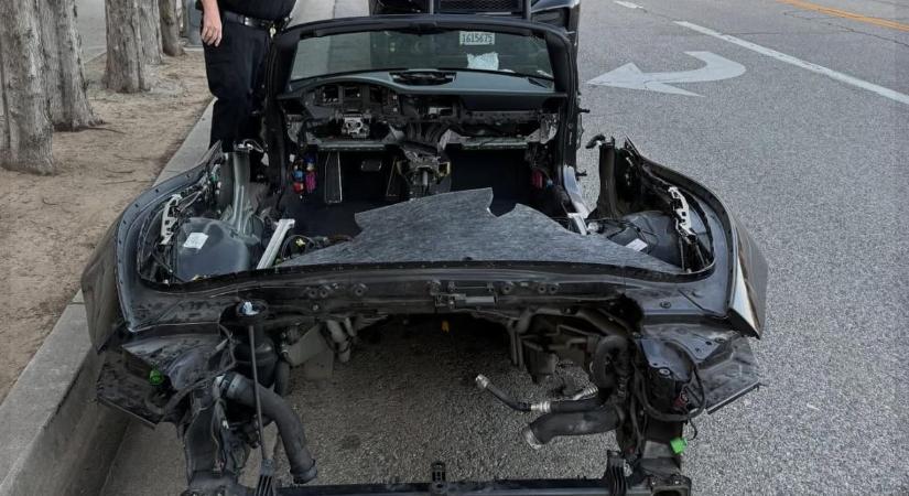 Út szélén hagyott csontvázként került elő egy ellopott Porsche