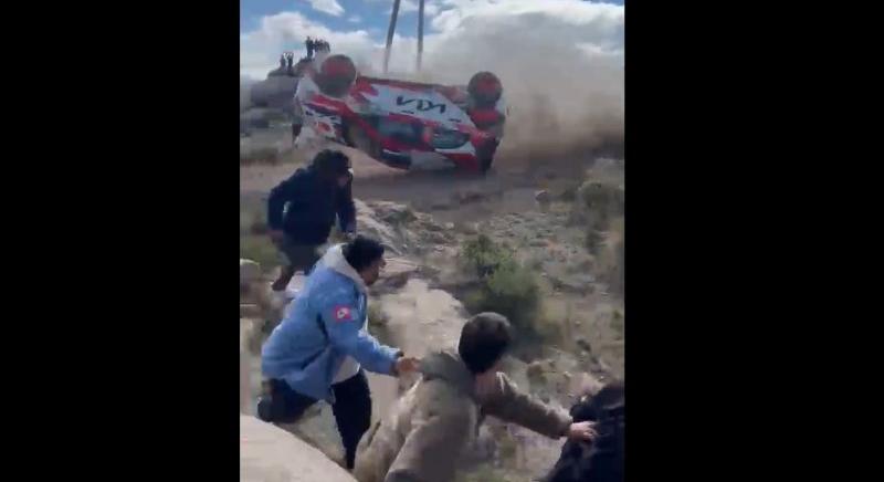 Halálos ralibaleset Dél-Amerikában: nézők közé csapódott egy autó