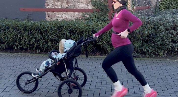 Nem állítja meg a várandósság, kismamaként készül maratont futni