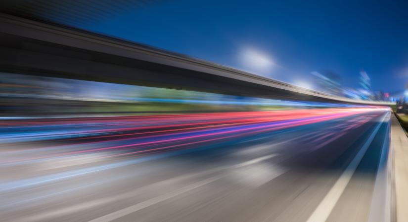 Százhússzal közlekedett a 1119-es úton, lebukott a gyorshajtó