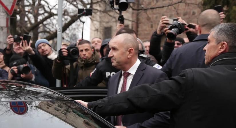 Választás Bulgáriában: Az oroszbarát Rumen Radev tarolt az exit pollok szerint