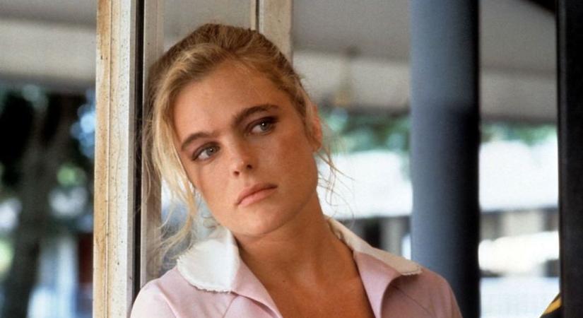 Jön az új Baywatch, visszatér a régi sztár – eltüntették Erika Eleniak tetoválásait