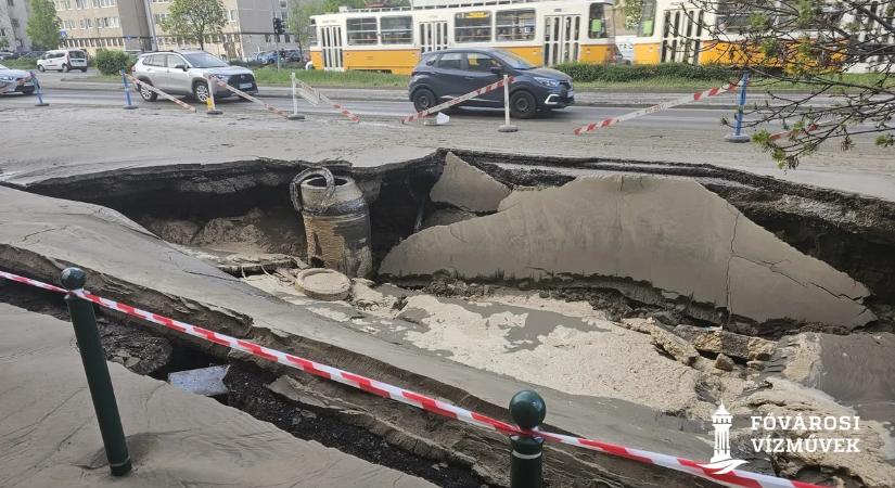 Brutális fotók: beszakadt a Róbert Károly körút!