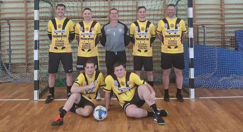 Bajnokcsapat: a kaposvári Megmentők a dobogó legfelső fokán