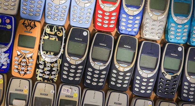 Bárki leadhatja régi mobilját Szolnokon – mutatjuk, mit érhetnek a fiók mélyén lapuló régi telefonok!