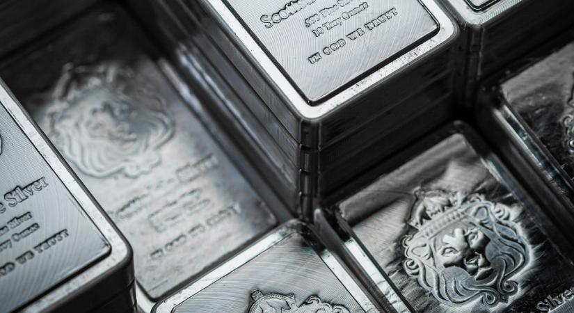 Fordul az ezüst, utcahossznyit verhet az aranyra