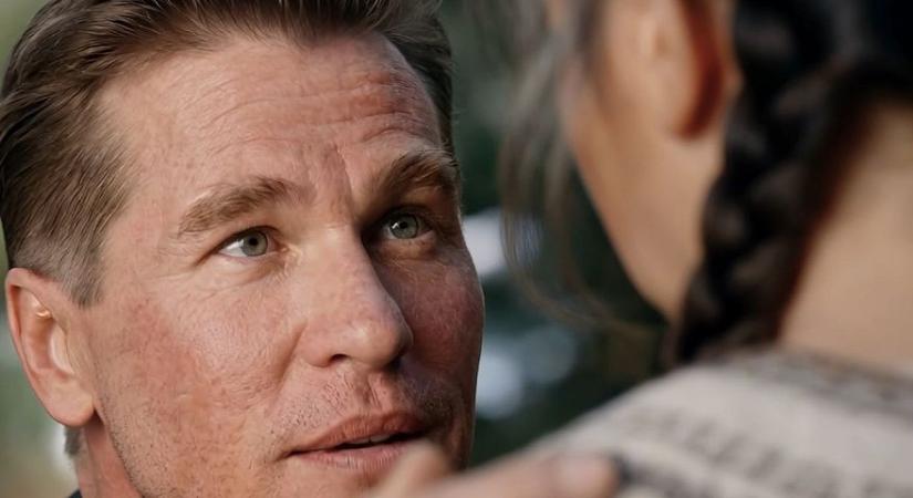 Itt a film előzetese, amiben Val Kilmer mesterséges intelligenciás klónja a játssza a főszerepet