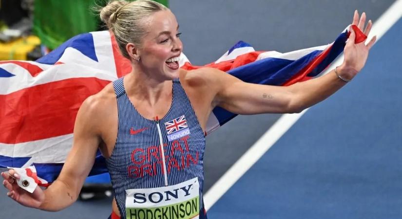 Melltartó nélkül ment szafarira a világbajnok futónő – képek