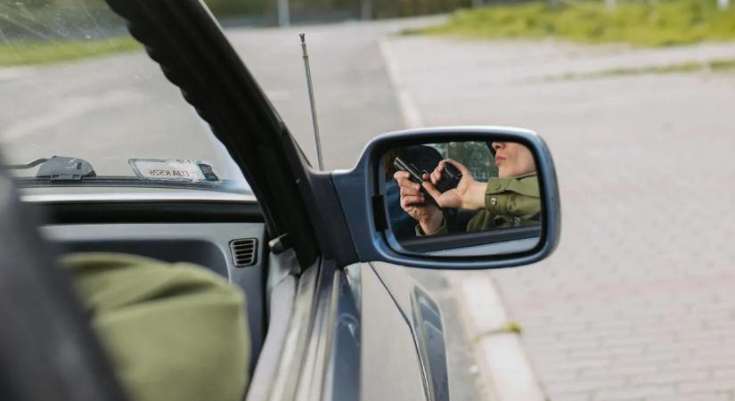Őrjöngő sofőrök az utakon: videón a hajmeresztő jelenetek