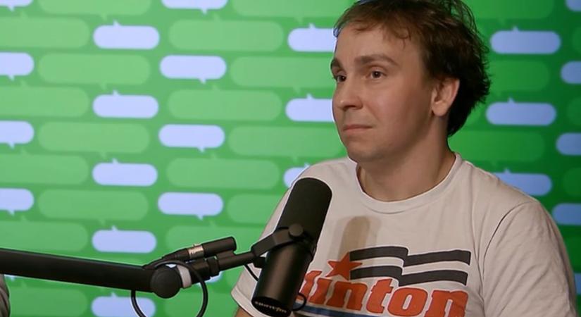 Beleállt Puzsér kávézójába az ismert történész