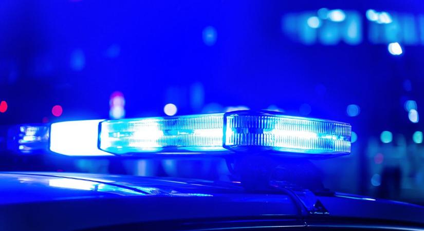 Nem húzta be rendesen a kéziféket, elszabadult az autó